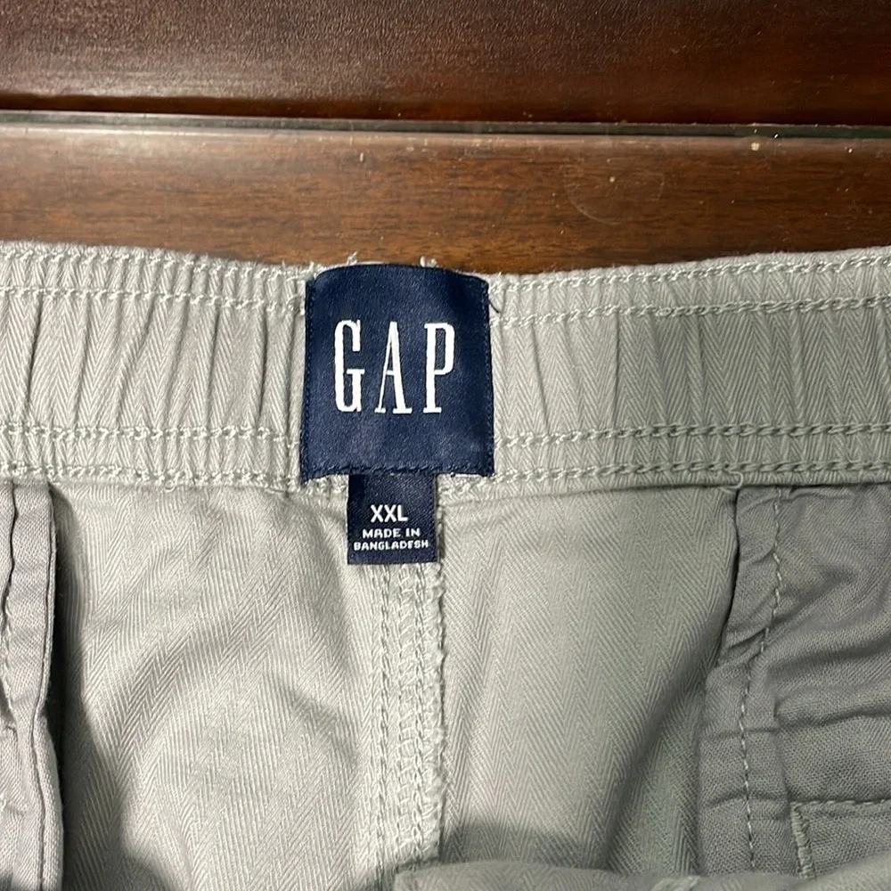 GAP Gray Flat Front Shorts - Picture 3 of 3